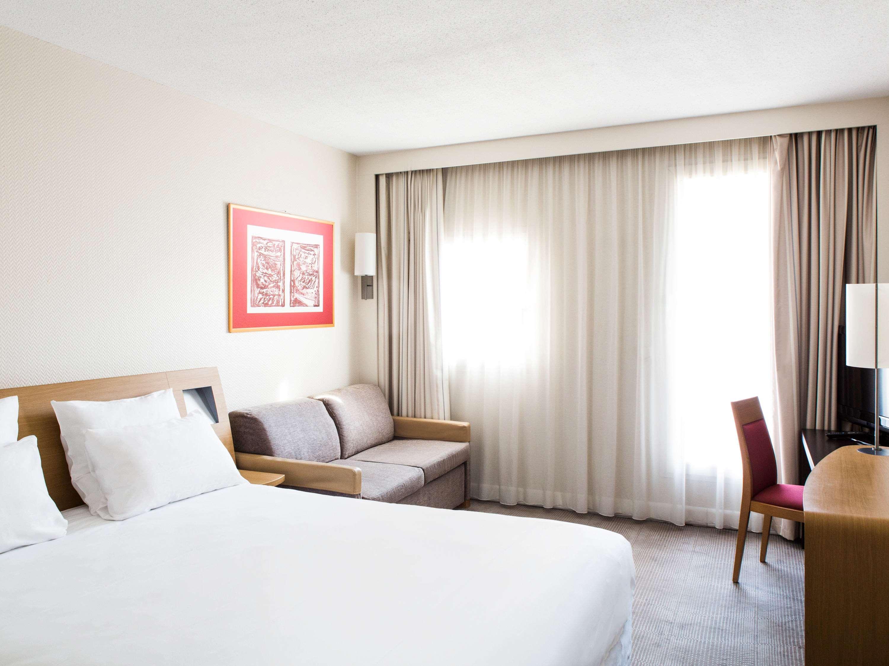โนโวเทล ลีลแอโรปอร์ Hotel เลส์แก็ง ภายนอก รูปภาพ